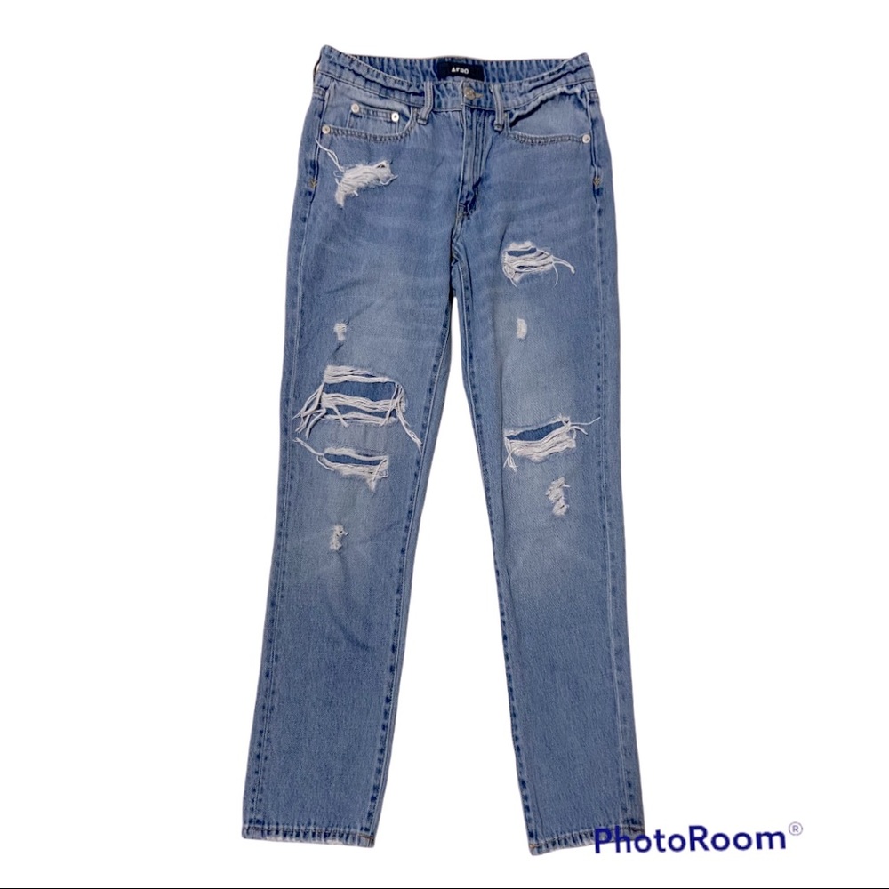Aeropostale Distressed Boyfriend Jean Size 4